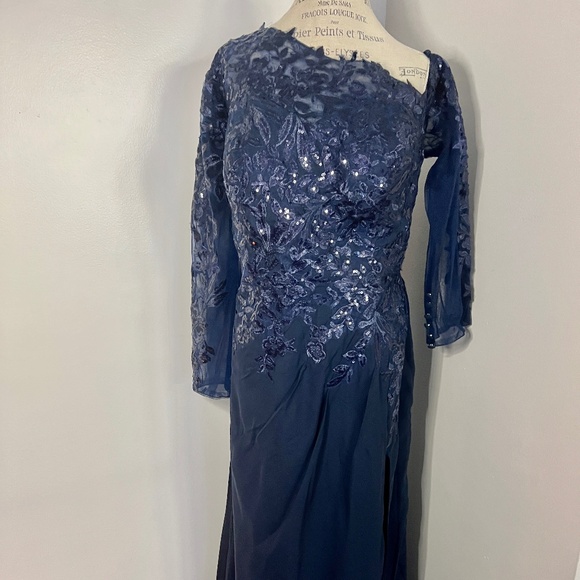 Long Sleeve Mother of The Bride Dresses for Wedding and Holidays celebration S22 - Picture 2 of 10